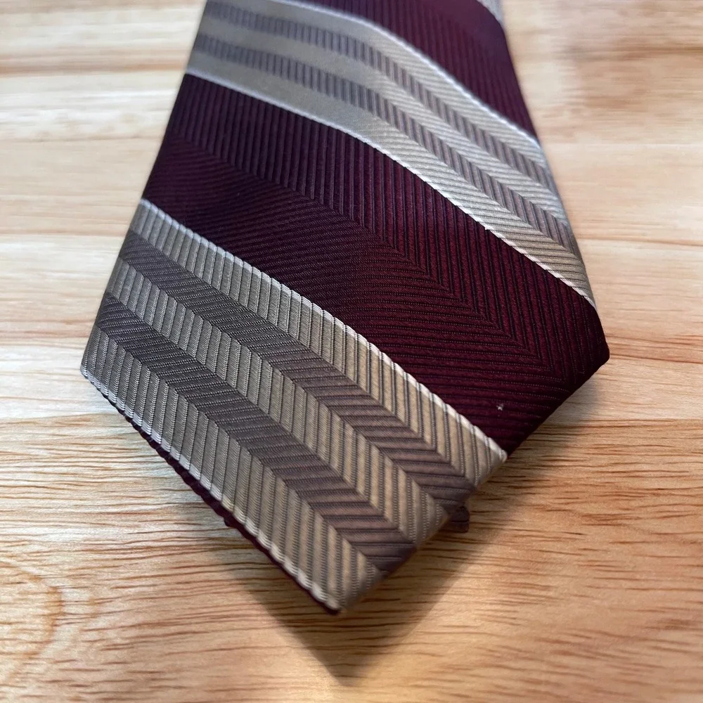 JOS A BANK EXECUTIVE COLLECTION Men's‎ Silk Burgundy Gold Stripe Neck Tie